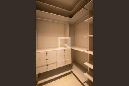 Casa de condomínio à venda com 460m², 5 quartos e 4 vagasCloset da Suíte 2