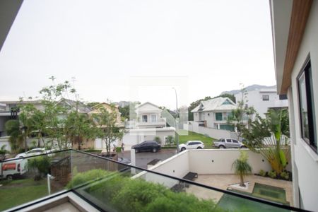 Casa de condomínio à venda com 460m², 5 quartos e 4 vagasSacada da Suíte 4