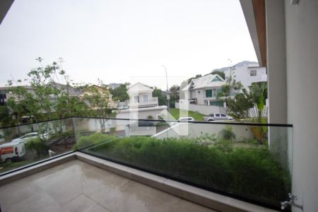 Casa de condomínio à venda com 460m², 5 quartos e 4 vagasSacada da Suíte 4