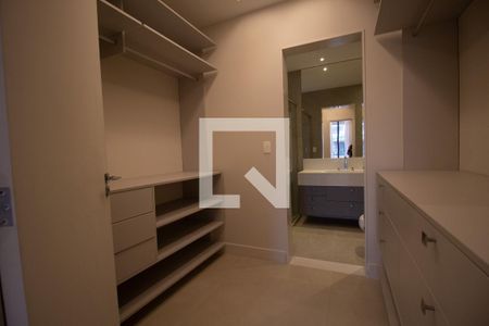 Casa de condomínio à venda com 460m², 5 quartos e 4 vagasCloset da Suíte 1