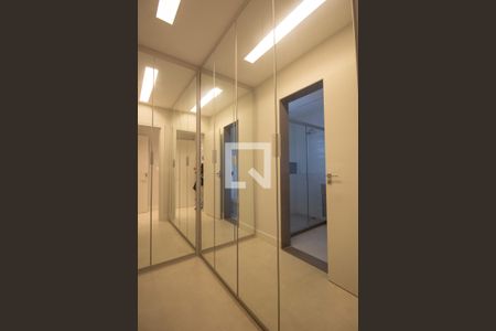 Casa de condomínio à venda com 460m², 5 quartos e 4 vagasCloset da Suíte 3