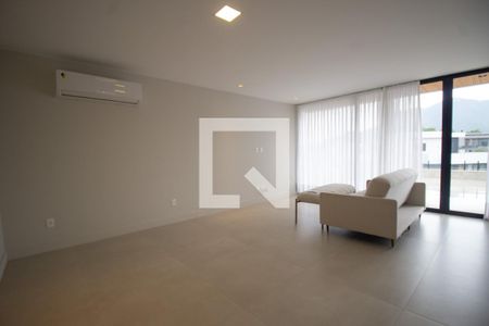 Casa de condomínio à venda com 460m², 5 quartos e 4 vagasSala 2