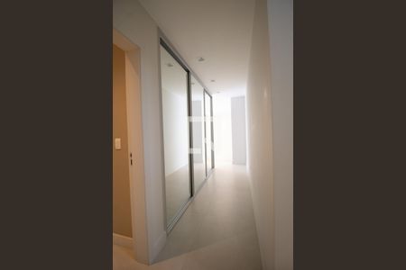 Casa de condomínio à venda com 460m², 5 quartos e 4 vagasHall dos Quartos