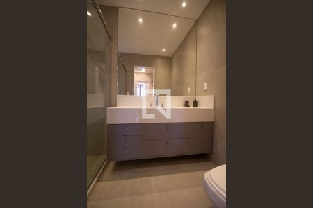 Casa de condomínio à venda com 460m², 5 quartos e 4 vagasBanheiro da Suíte 1