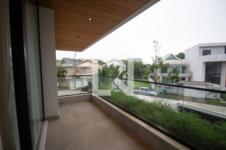 Casa de condomínio à venda com 460m², 5 quartos e 4 vagasSacada da Suíte 1