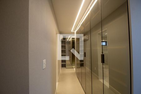 Casa de condomínio à venda com 460m², 5 quartos e 4 vagasCloset da Suíte 4