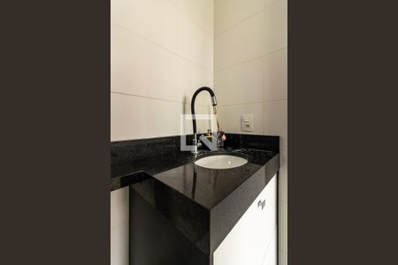 Banheiro de kitnet/studio para alugar com 1 quarto, 28m² em Casa Verde, São Paulo