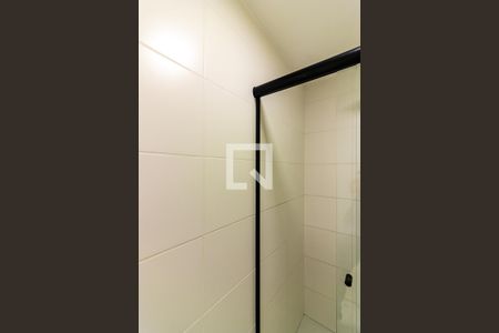 Banheiro de kitnet/studio para alugar com 1 quarto, 28m² em Casa Verde, São Paulo