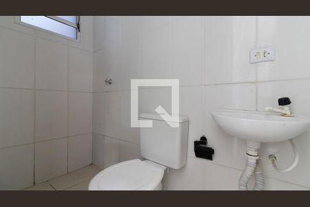 Casa de condomínio para alugar com 75m², 2 quartos e 1 vaga Casa de condomínio para alugar com 75m², 2 quartos e 1 vagaBanheiro da Suíte 2