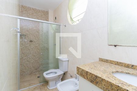 Banheiro de apartamento à venda com 2 quartos, 80m² em Santa Efigênia, Belo Horizonte