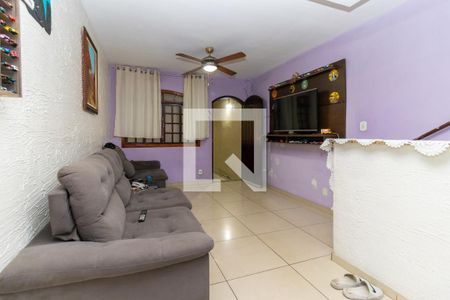 Sala de casa à venda com 2 quartos, 70m² em Vila Carmosina, São Paulo