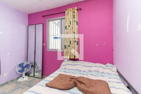 Quarto 1 de casa à venda com 2 quartos, 70m² em Vila Carmosina, São Paulo