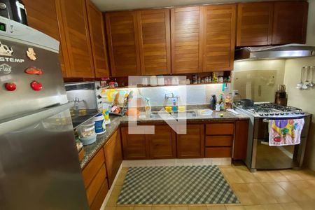 Apartamento à venda com 159m², 3 quartos e sem vagaCozinha