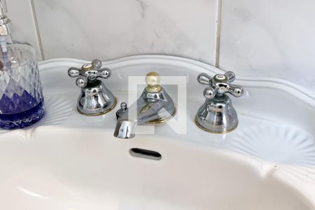 Casa à venda com 160m², 2 quartos e 1 vaga Casa à venda com 160m², 2 quartos e 1 vagaBanheiro