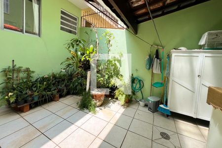 Casa à venda com 160m², 2 quartos e 1 vaga Casa à venda com 160m², 2 quartos e 1 vagaPátio/Área de Serviço