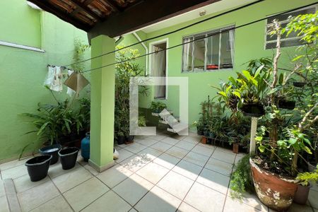 Casa à venda com 160m², 2 quartos e 1 vaga Casa à venda com 160m², 2 quartos e 1 vagaPátio/Área de Serviço