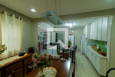 Casa à venda com 199m², 3 quartos e 3 vagasCozinha