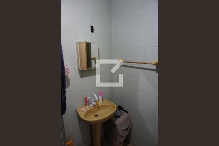 Banheiro de apartamento à venda com 1 quarto, 43m² em Pátria Nova, Novo Hamburgo