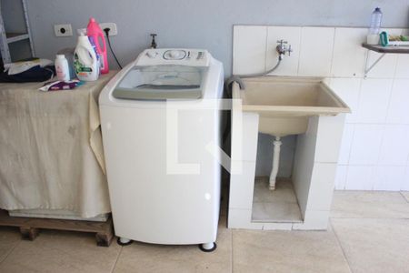 Casa à venda com 151m², 4 quartos e 6 vagasLavanderia