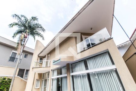 Casa de condomínio à venda com 400m², 4 quartos e 6 vagasFachada