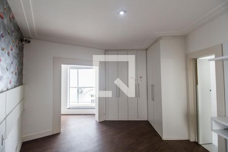 Casa de condomínio à venda com 400m², 4 quartos e 6 vagasSuíte 2