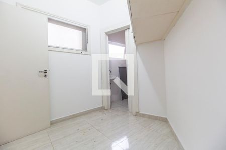 Casa de condomínio à venda com 400m², 4 quartos e 6 vagasQuarto de Serviço