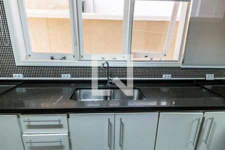 Casa de condomínio à venda com 400m², 4 quartos e 6 vagasDetalhe da cozinha