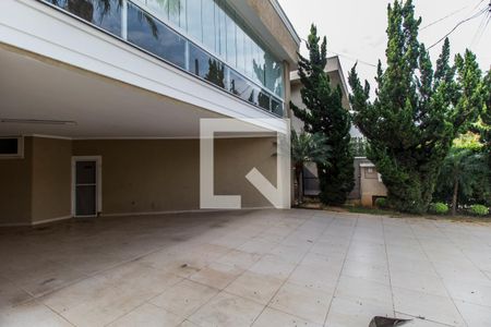 Casa de condomínio à venda com 400m², 4 quartos e 6 vagasGaragem