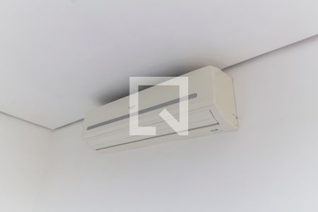 Casa de condomínio à venda com 400m², 4 quartos e 6 vagasDetalhe Sala