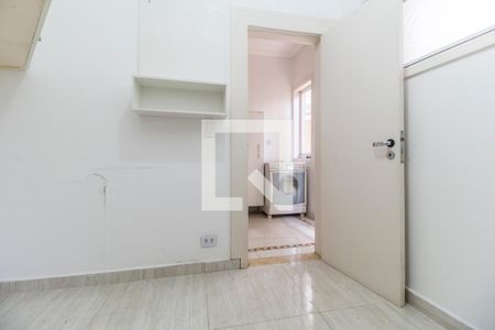 Casa de condomínio à venda com 400m², 4 quartos e 6 vagasQuarto de Serviço