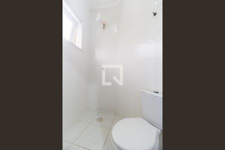 Casa de condomínio à venda com 400m², 4 quartos e 6 vagasBanheiro de serviço