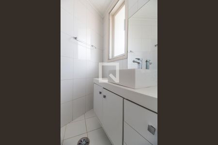 Casa de condomínio à venda com 400m², 4 quartos e 6 vagasBanheiro da Suíte 3