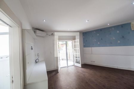 Casa de condomínio à venda com 400m², 4 quartos e 6 vagasSuíte 3