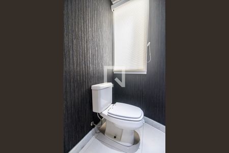 Casa de condomínio à venda com 400m², 4 quartos e 6 vagasLavabo