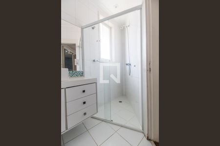 Casa de condomínio à venda com 400m², 4 quartos e 6 vagasBanheiro da Suíte 3