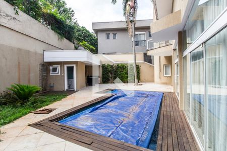 Casa de condomínio à venda com 400m², 4 quartos e 6 vagasPiscina