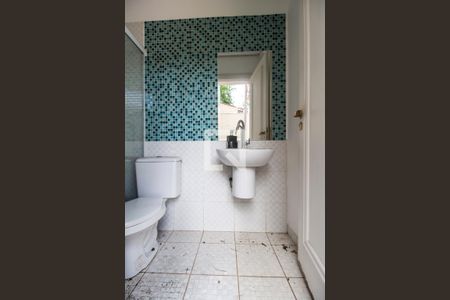 Casa de condomínio à venda com 400m², 4 quartos e 6 vagasBanheiro