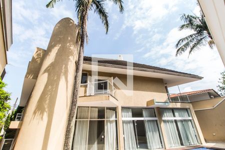 Casa de condomínio à venda com 400m², 4 quartos e 6 vagasFachada