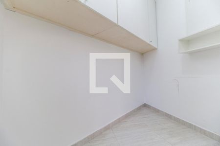 Casa de condomínio à venda com 400m², 4 quartos e 6 vagasQuarto de Serviço