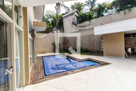 Casa de condomínio à venda com 400m², 4 quartos e 6 vagasPiscina