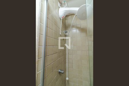 Banheiro de apartamento para alugar com 2 quartos, 58m² em Petrópolis, Porto Alegre