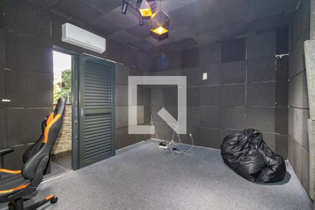Casa à venda com 2m², 3 quartos e 2 vagas Casa à venda com 2m², 3 quartos e 2 vagasQuarto 3