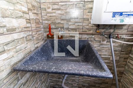 Casa à venda com 2m², 3 quartos e 2 vagas Casa à venda com 2m², 3 quartos e 2 vagasÁrea de Serviço