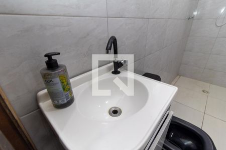 Casa à venda com 2m², 3 quartos e 2 vagas Casa à venda com 2m², 3 quartos e 2 vagasBanheiro