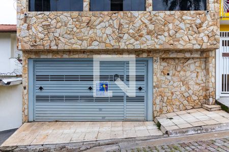 Casa à venda com 2m², 3 quartos e 2 vagas Casa à venda com 2m², 3 quartos e 2 vagasFachada