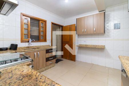 Casa à venda com 2m², 3 quartos e 2 vagas Casa à venda com 2m², 3 quartos e 2 vagasCozinha
