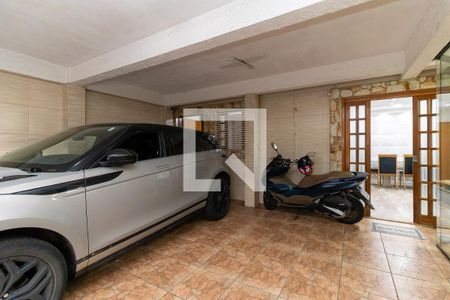 Casa à venda com 2m², 3 quartos e 2 vagas Casa à venda com 2m², 3 quartos e 2 vagasGaragem