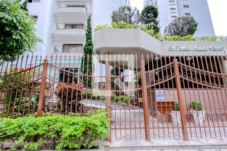 Apartamento à venda com 240m², 4 quartos e 3 vagasFachada