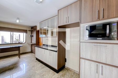 Apartamento à venda com 240m², 4 quartos e 3 vagasCozinha