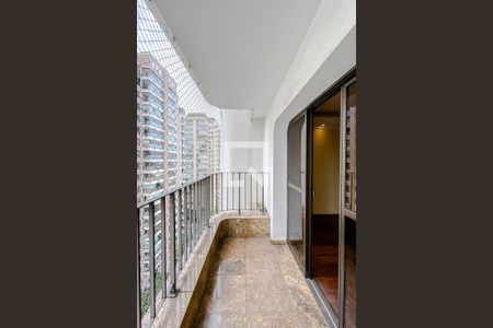 Apartamento à venda com 240m², 4 quartos e 3 vagasVaranda da Sala